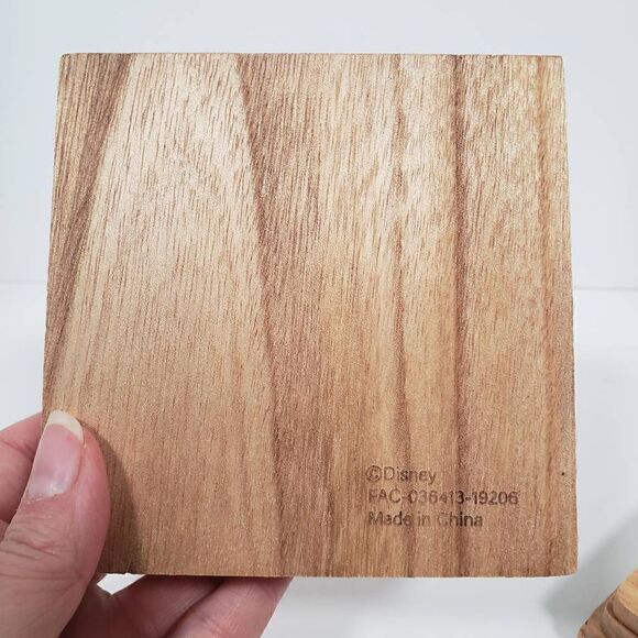 Disney Parks Pass‎ holder Chef Minnie Mouse Wood Coaster Set Drinks - Picture 10 of 10